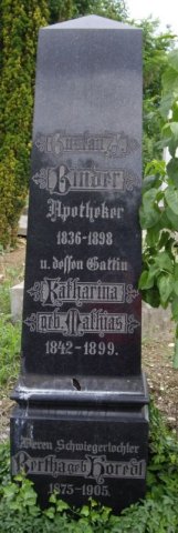 Binder Gustav 1836-1898 Mathias Katharina 1842-1899 Grabstein